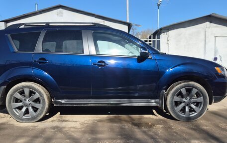 Mitsubishi Outlander III рестайлинг 3, 2011 год, 1 585 000 рублей, 2 фотография