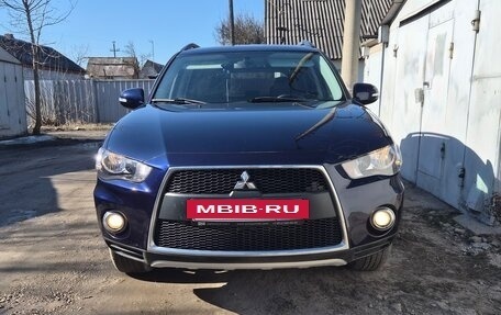 Mitsubishi Outlander III рестайлинг 3, 2011 год, 1 585 000 рублей, 3 фотография