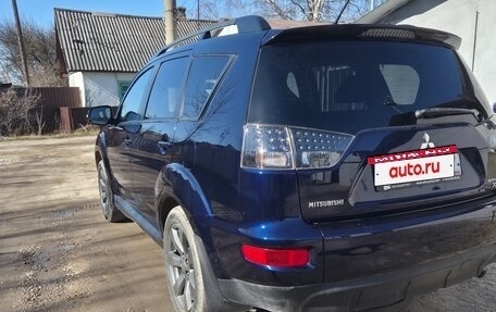 Mitsubishi Outlander III рестайлинг 3, 2011 год, 1 585 000 рублей, 12 фотография