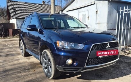 Mitsubishi Outlander III рестайлинг 3, 2011 год, 1 585 000 рублей, 7 фотография