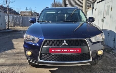 Mitsubishi Outlander III рестайлинг 3, 2011 год, 1 585 000 рублей, 19 фотография