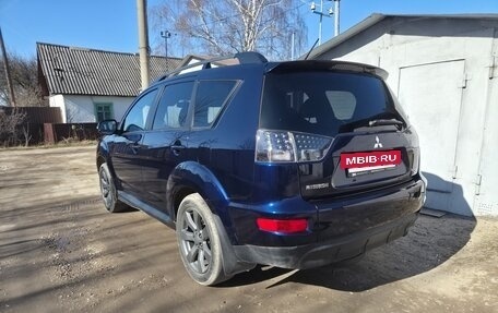 Mitsubishi Outlander III рестайлинг 3, 2011 год, 1 585 000 рублей, 13 фотография