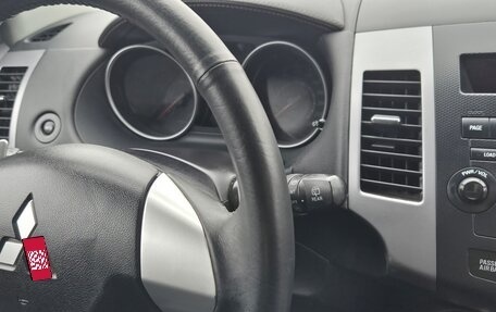 Mitsubishi Outlander III рестайлинг 3, 2011 год, 1 585 000 рублей, 28 фотография