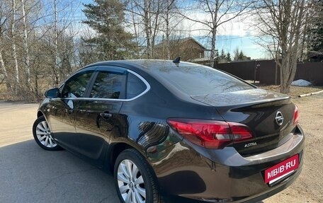 Opel Astra J, 2014 год, 830 000 рублей, 4 фотография