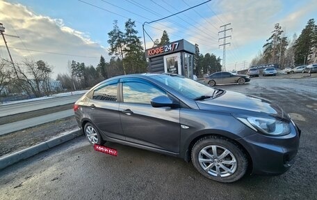 Hyundai Solaris II рестайлинг, 2013 год, 595 000 рублей, 8 фотография