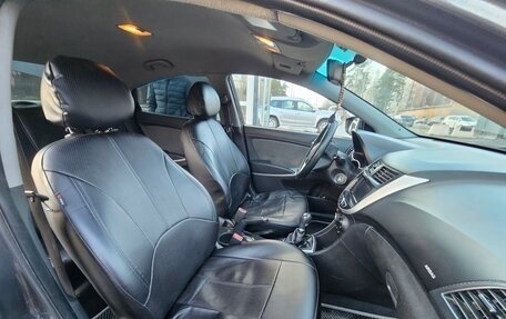 Hyundai Solaris II рестайлинг, 2013 год, 595 000 рублей, 13 фотография