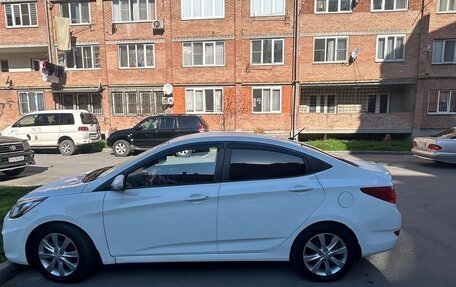 Hyundai Solaris II рестайлинг, 2012 год, 870 000 рублей, 3 фотография
