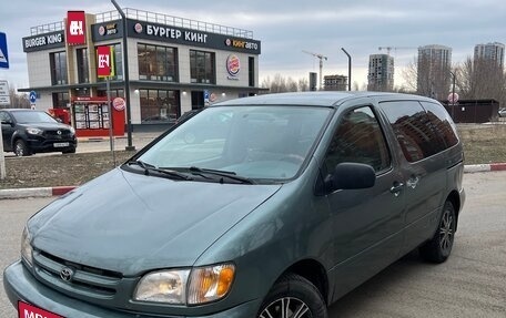 Toyota Sienna I, 2000 год, 580 000 рублей, 1 фотография