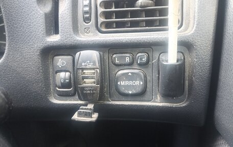 Toyota Succeed I рестайлинг, 2012 год, 750 000 рублей, 25 фотография