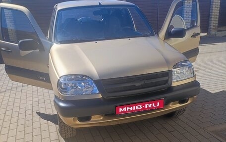 Chevrolet Niva I рестайлинг, 2005 год, 300 000 рублей, 1 фотография