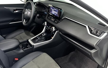 Toyota RAV4, 2024 год, 4 200 000 рублей, 3 фотография