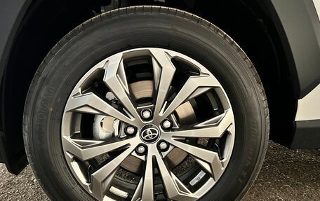 Toyota RAV4, 2024 год, 4 200 000 рублей, 6 фотография