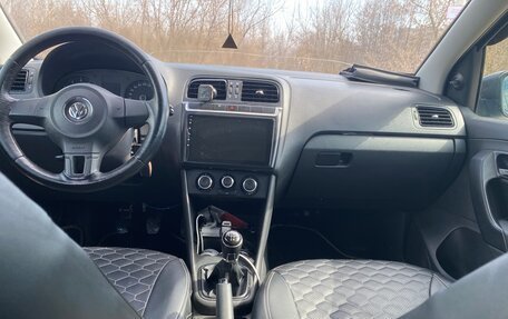 Volkswagen Polo VI (EU Market), 2011 год, 450 000 рублей, 7 фотография