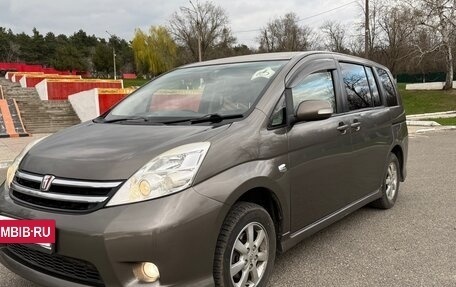 Toyota ISis I, 2009 год, 895 000 рублей, 3 фотография