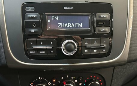 Renault Logan II, 2018 год, 830 000 рублей, 7 фотография