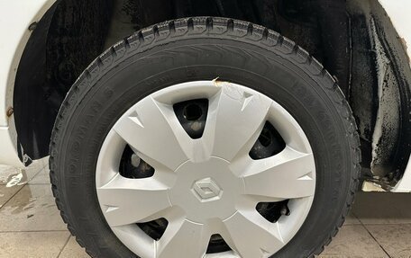 Renault Logan II, 2018 год, 830 000 рублей, 14 фотография