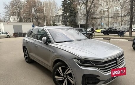 Volkswagen Touareg III, 2020 год, 4 600 000 рублей, 2 фотография
