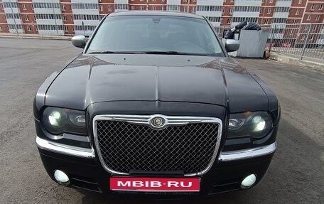 Chrysler 300C II, 2005 год, 1 150 000 рублей, 1 фотография