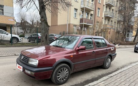 Volkswagen Vento, 1992 год, 250 000 рублей, 2 фотография