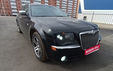 Chrysler 300C II, 2005 год, 1 150 000 рублей, 2 фотография