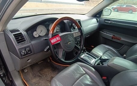 Chrysler 300C II, 2005 год, 1 150 000 рублей, 9 фотография