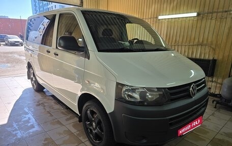 Volkswagen Caravelle T5, 2011 год, 1 750 000 рублей, 3 фотография
