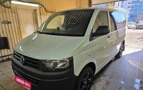 Volkswagen Caravelle T5, 2011 год, 1 750 000 рублей, 2 фотография