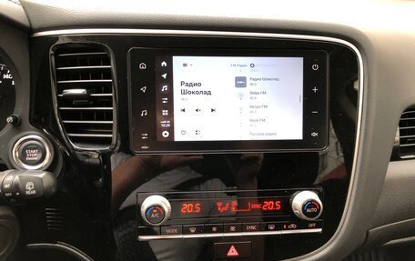 Mitsubishi Outlander III рестайлинг 3, 2021 год, 2 599 000 рублей, 11 фотография