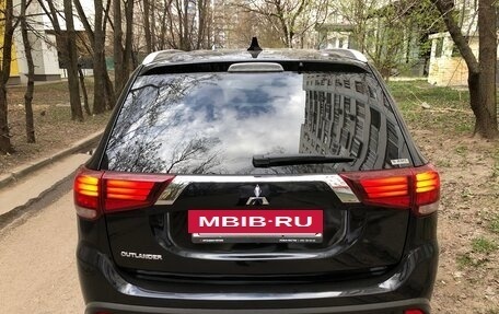 Mitsubishi Outlander III рестайлинг 3, 2021 год, 2 599 000 рублей, 6 фотография