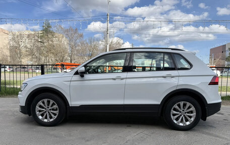 Volkswagen Tiguan II, 2019 год, 2 700 000 рублей, 2 фотография