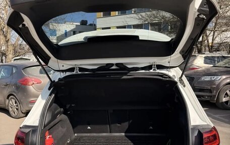 Mercedes-Benz B-Класс, 2020 год, 2 350 000 рублей, 19 фотография