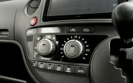 Toyota Sienta I, 2012 год, 980 000 рублей, 17 фотография