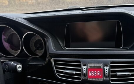 Mercedes-Benz E-Класс, 2015 год, 2 200 000 рублей, 21 фотография