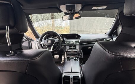 Mercedes-Benz E-Класс, 2015 год, 2 200 000 рублей, 32 фотография