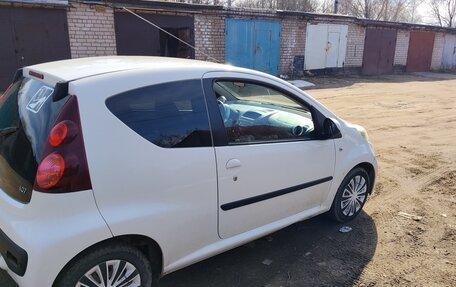 Peugeot 107 I рестайлинг, 2012 год, 420 000 рублей, 3 фотография