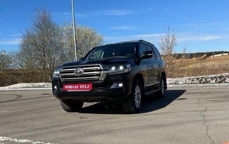 Toyota Land Cruiser 200, 2016 год, 5 200 000 рублей, 2 фотография