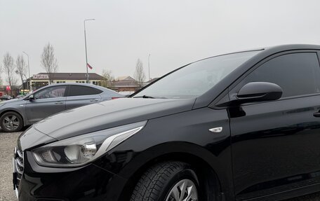 Hyundai Solaris II рестайлинг, 2017 год, 950 000 рублей, 2 фотография