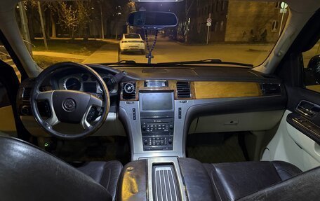 Cadillac Escalade III, 2010 год, 1 899 000 рублей, 6 фотография