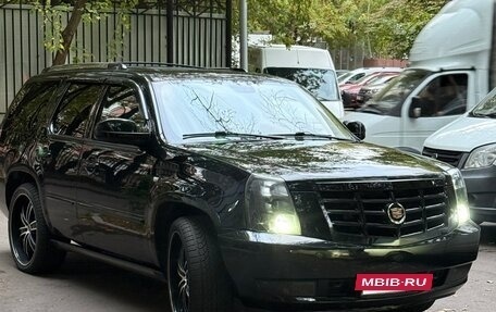 Cadillac Escalade III, 2010 год, 1 899 000 рублей, 2 фотография