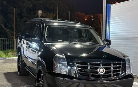 Cadillac Escalade III, 2010 год, 1 899 000 рублей, 3 фотография