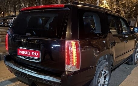 Cadillac Escalade III, 2010 год, 1 899 000 рублей, 9 фотография