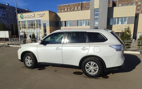 Mitsubishi Outlander III рестайлинг 3, 2014 год, 1 430 000 рублей, 4 фотография