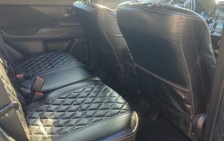 Mitsubishi Outlander III рестайлинг 3, 2014 год, 1 430 000 рублей, 9 фотография