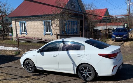 KIA Rio IV, 2018 год, 1 250 000 рублей, 3 фотография