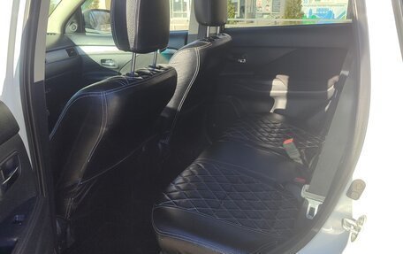 Mitsubishi Outlander III рестайлинг 3, 2014 год, 1 430 000 рублей, 15 фотография