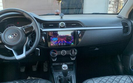 KIA Rio IV, 2018 год, 1 250 000 рублей, 10 фотография