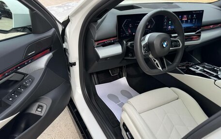 BMW 5 серия, 2025 год, 7 280 000 рублей, 14 фотография