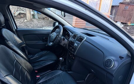 Renault Logan II, 2017 год, 465 000 рублей, 12 фотография