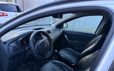 Renault Logan II, 2017 год, 465 000 рублей, 11 фотография