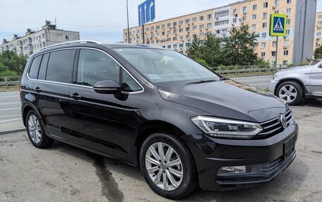 Volkswagen Touran III, 2016 год, 1 600 000 рублей, 4 фотография